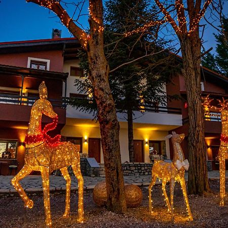 Mz Reindeer Hotel Kalívia Exterior foto